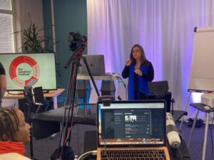 Master Digital Distraction and Keep Your Focus